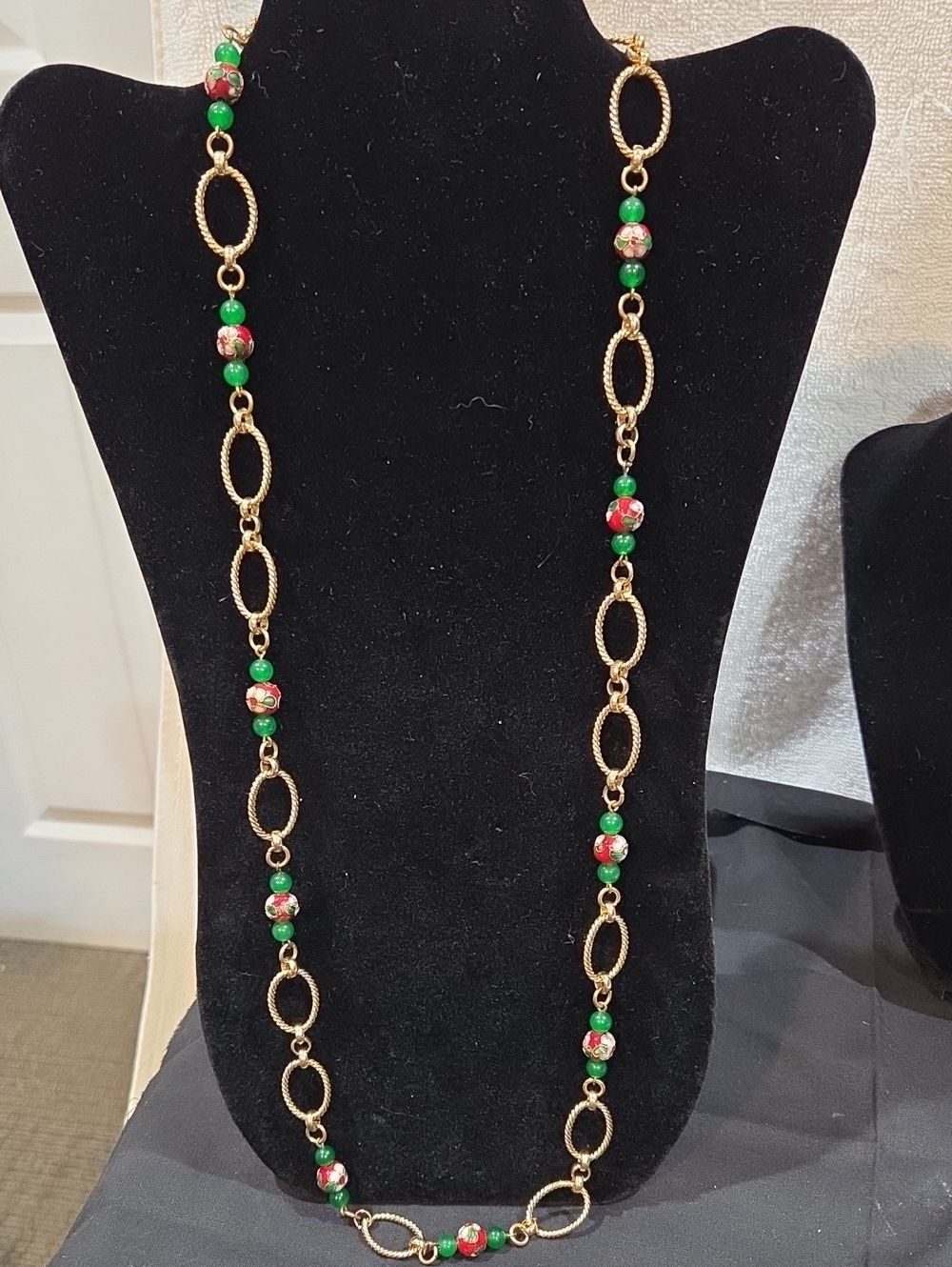 VINTAGE GOLDTONE LINK CHAIN WITH DECORATIVE GLASS BEADS